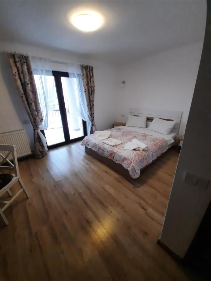 Aristocat Hotels Rasnov Exterior photo