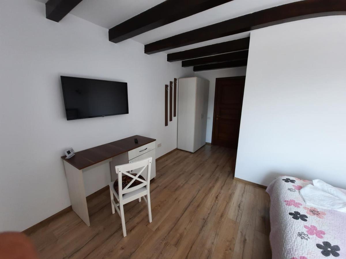 Aristocat Hotels Rasnov Room photo